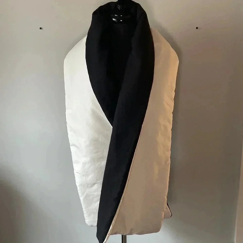 Lotus Eaters  | Black & White Scarf